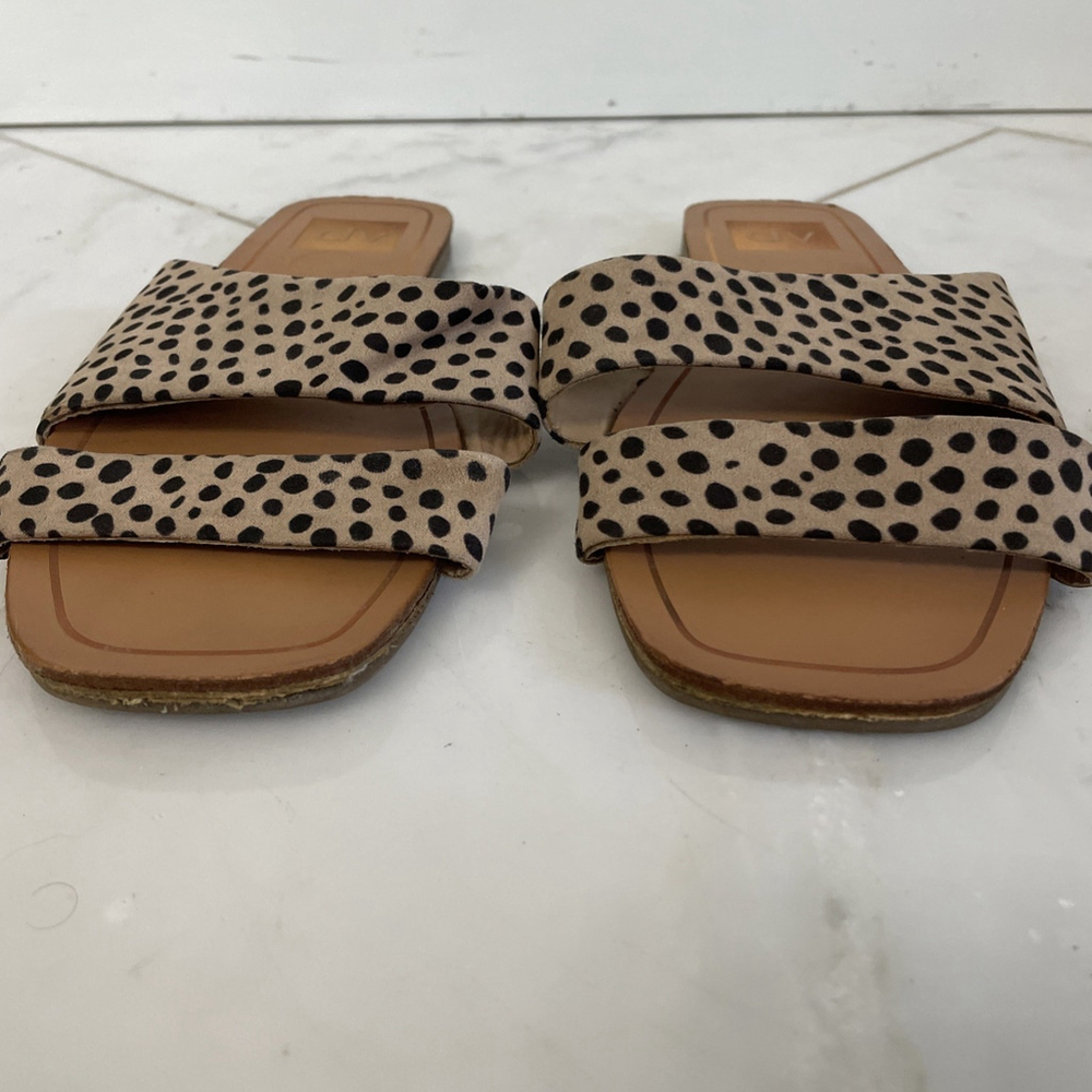 DV Dolce Vita Women's 7.5 Leopard Print Flat Strappy Sandals Good Condition - Picture 4 of 6